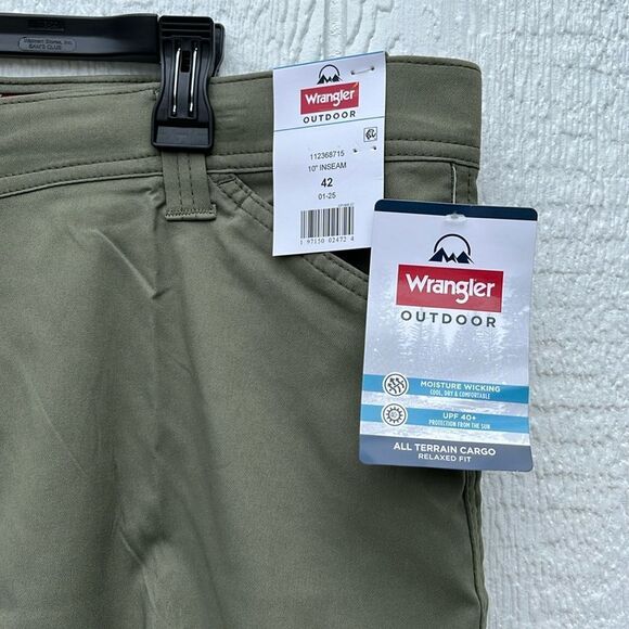 Men's Outdoor Performance Zip Cargo Short with UPF 50+ Size 42 - Picture 4 of 12